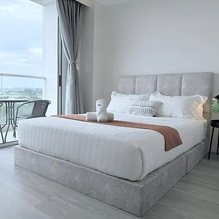 Arusuites Tanjung Aru Kota Kinabalu - Laxzone Suite Exterior photo